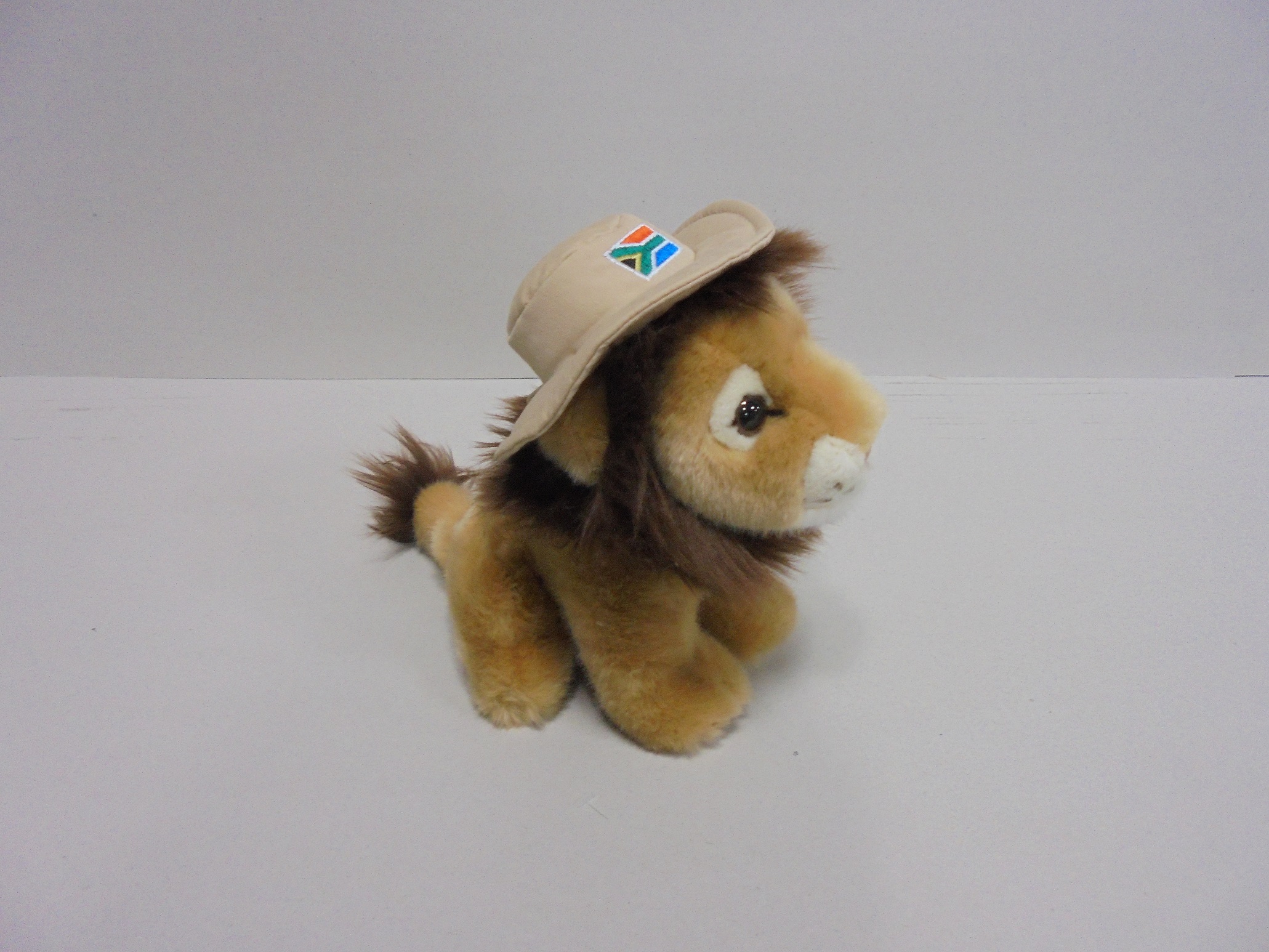 18cm Male Lion with SA Flag Hat